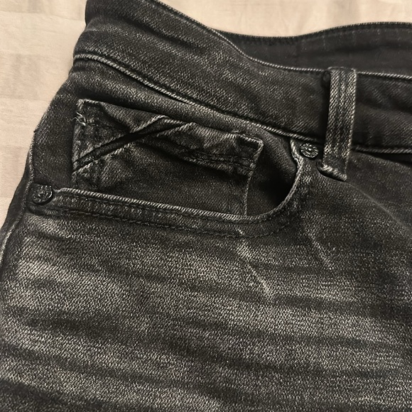 BUCKLE BLACK HIGH RISE SHORTS SIZE 30 - Picture 3 of 7